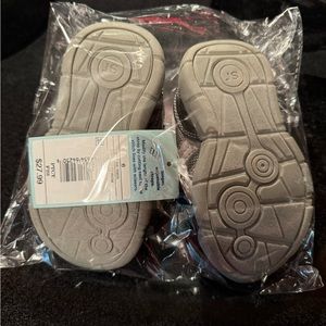Surprize by Stride Rite shoes. Size 6